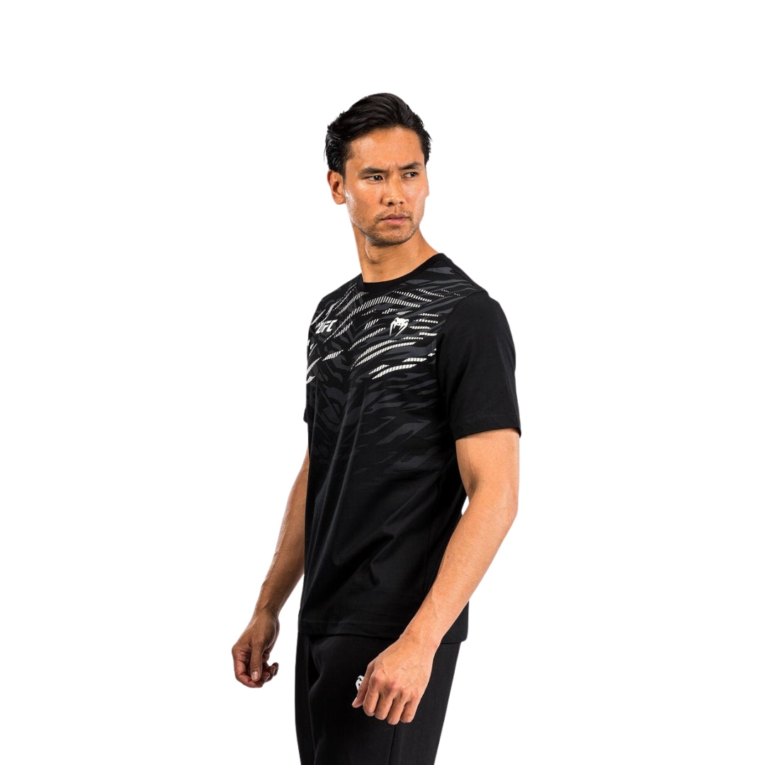 UFC Fusion by Venum Men’s Replica T-Shirt - Black